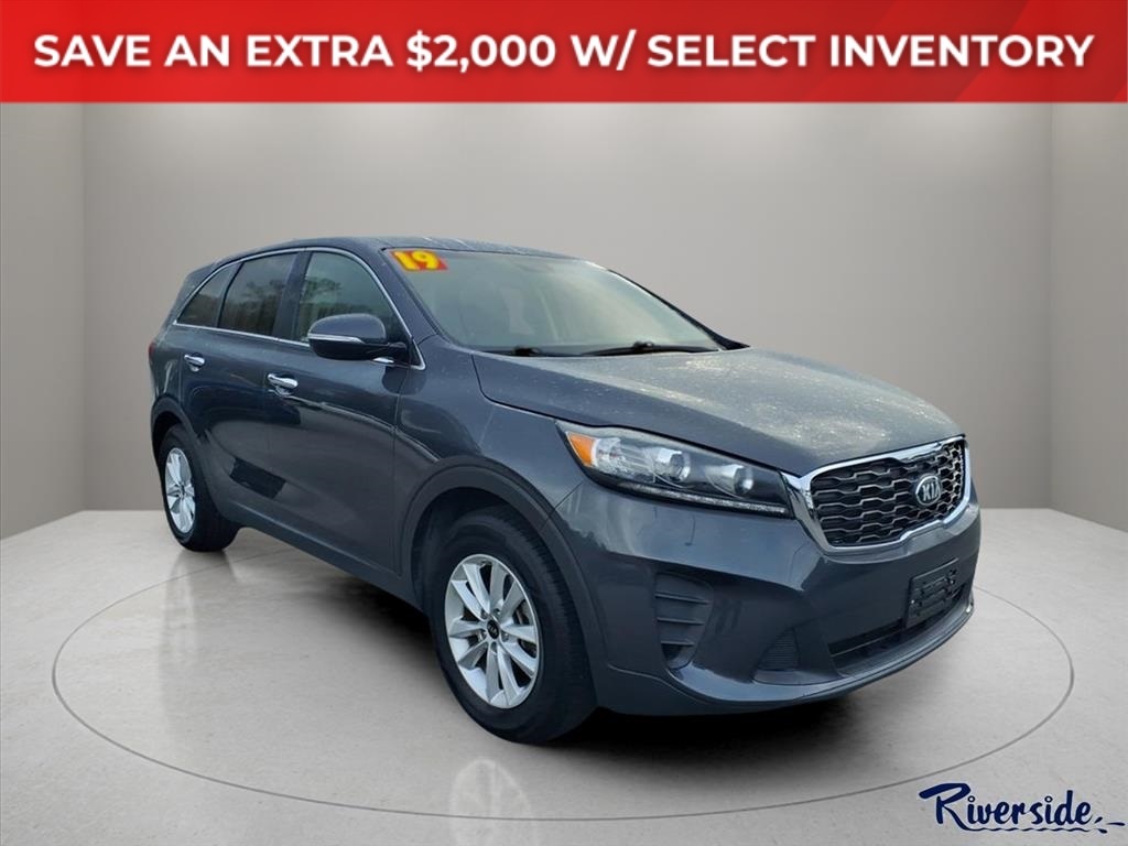 2019 Kia Sorento LX's photo