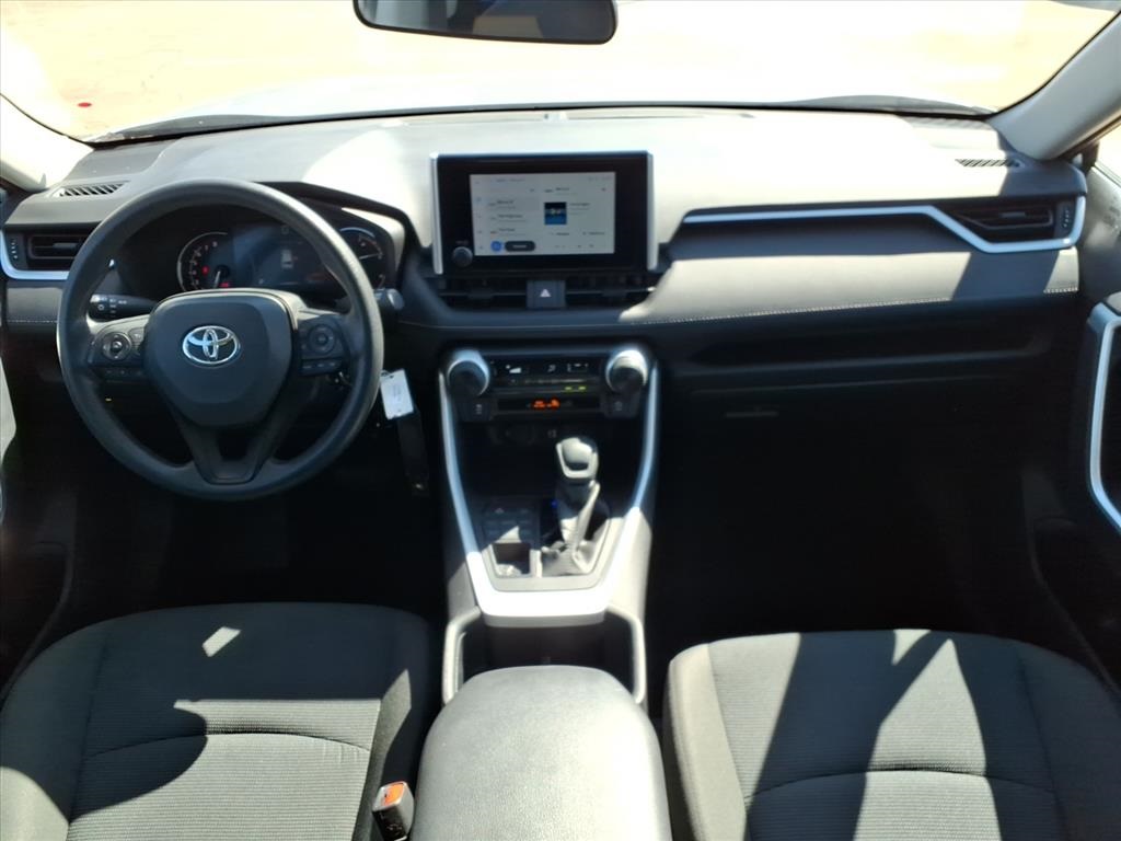 2024 Toyota RAV4 LE photo 4