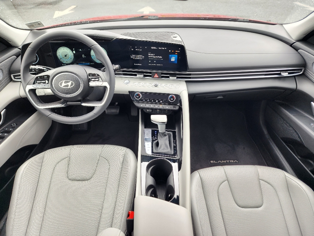 2024 Hyundai Elantra Limited photo 2