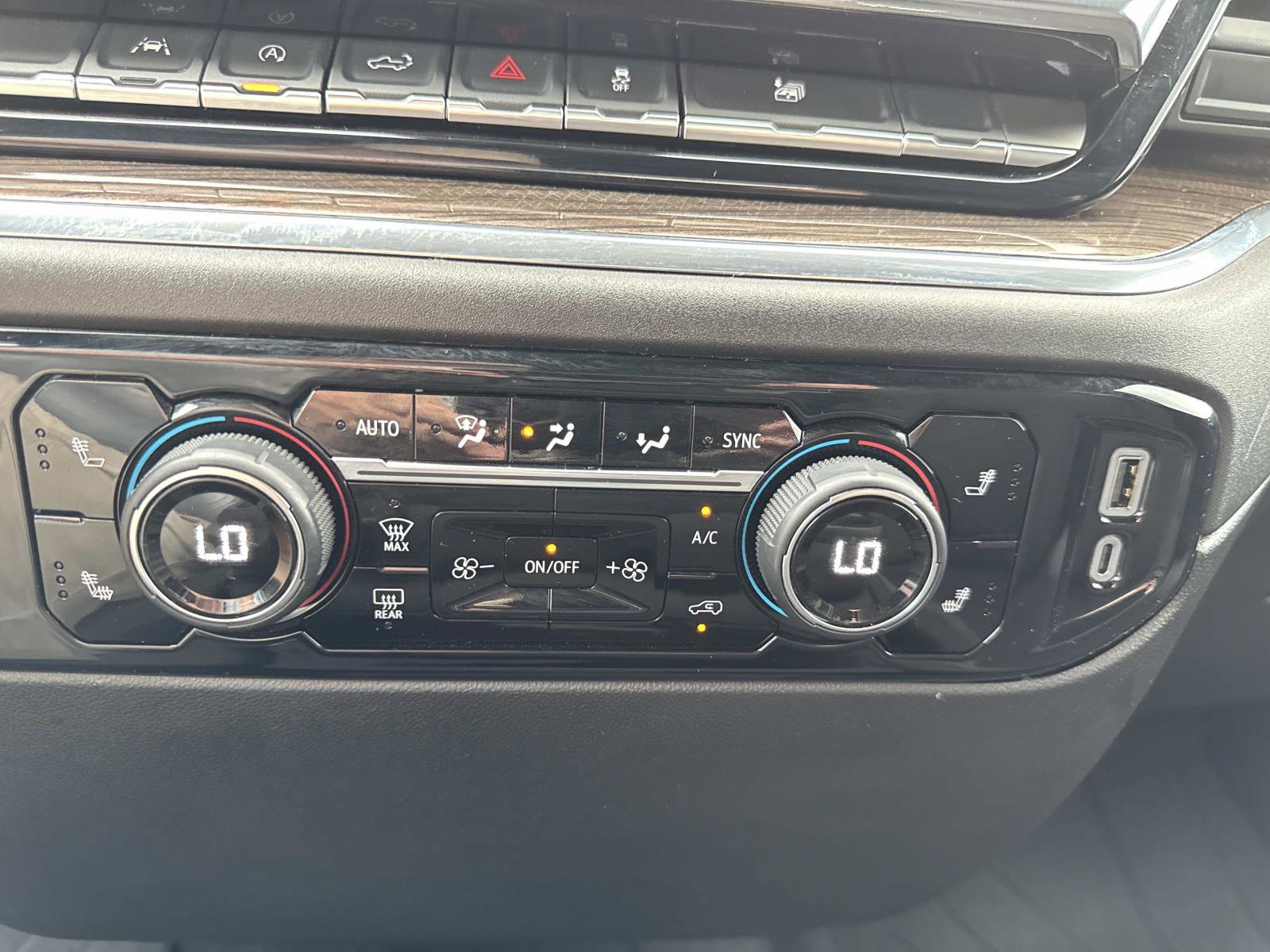 2024 Chevrolet Silverado 1500 RST photo 23