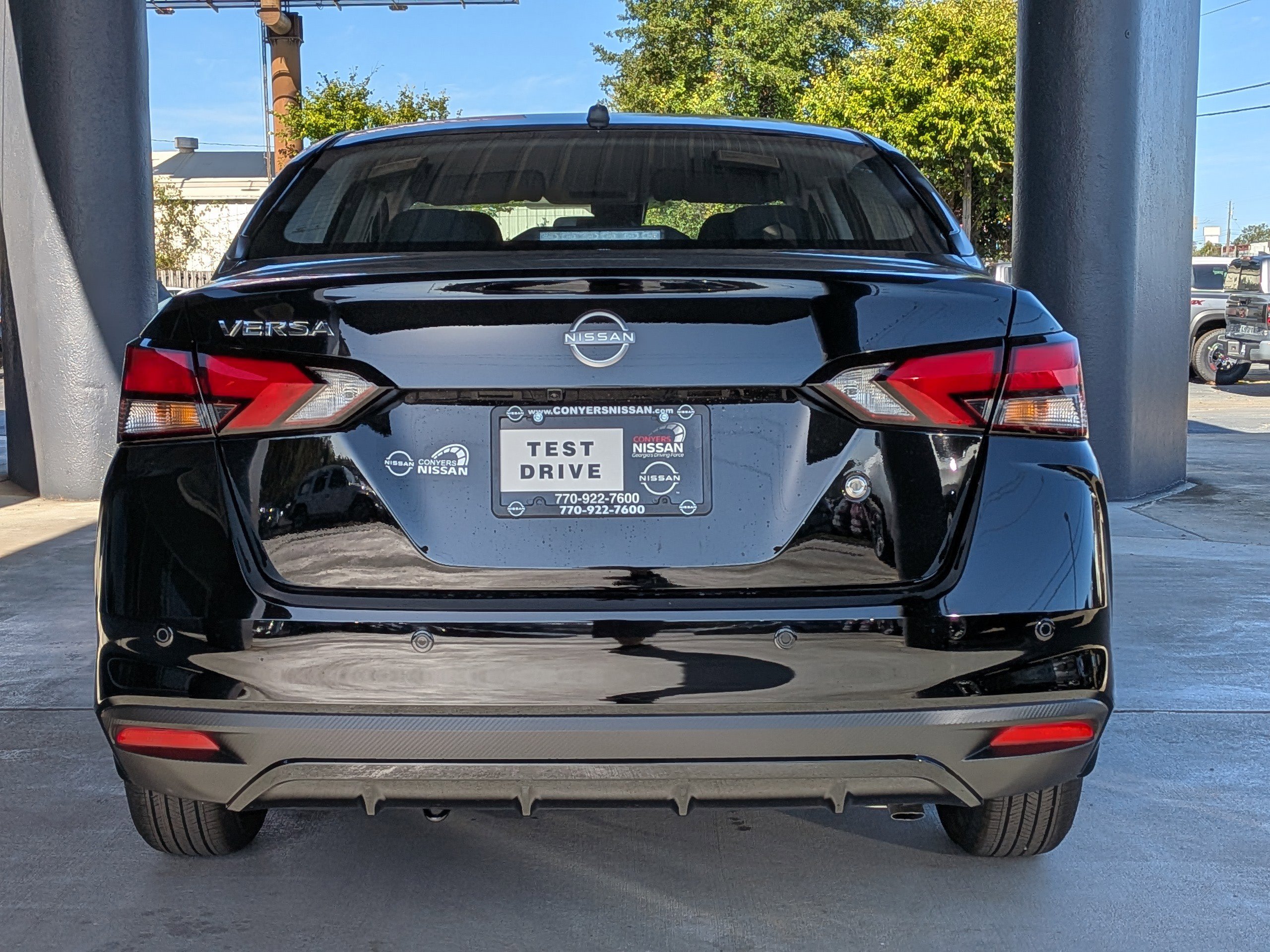 2025 Nissan Versa 1.6 S photo 4