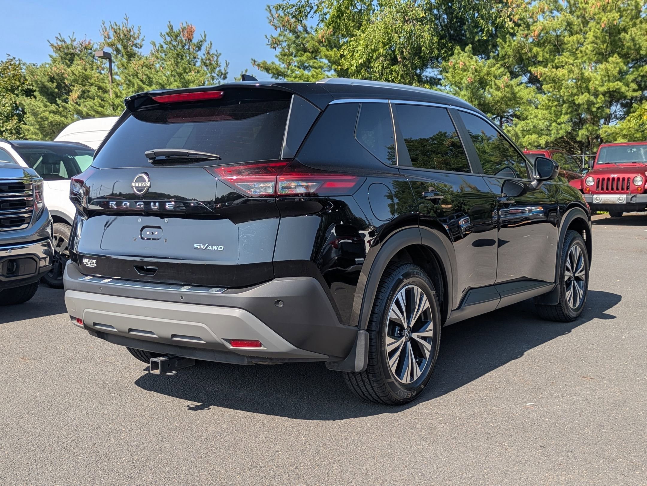 2022 Nissan Rogue SV photo 3