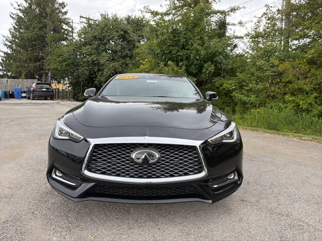 2019 Infiniti Q60 3.0t Luxe photo 2