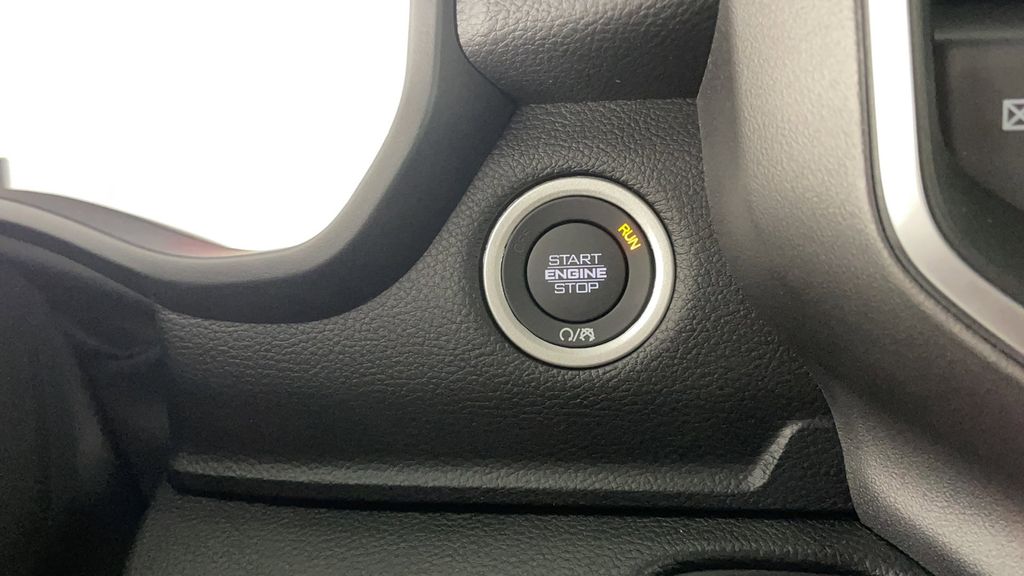 New 2025 Granite Crystal Metallic Clearcoat RAM Big Horn/Lone Star image 18