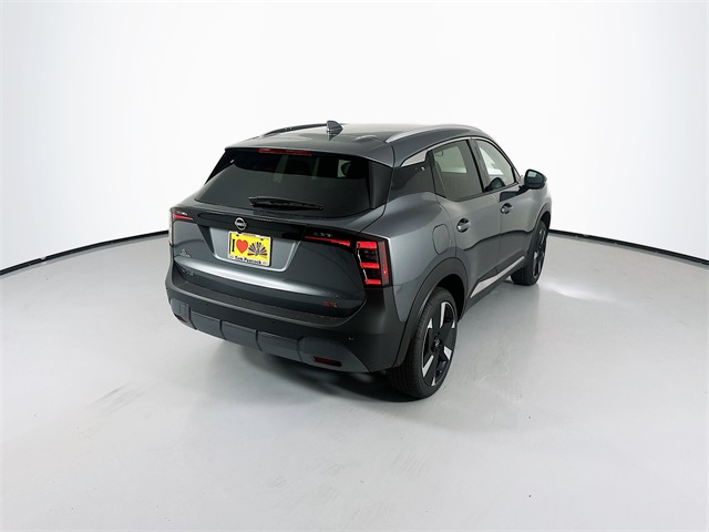 2025 Nissan Kicks SR photo 8