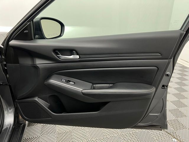 2024 Nissan Altima 2.5 SV photo 30
