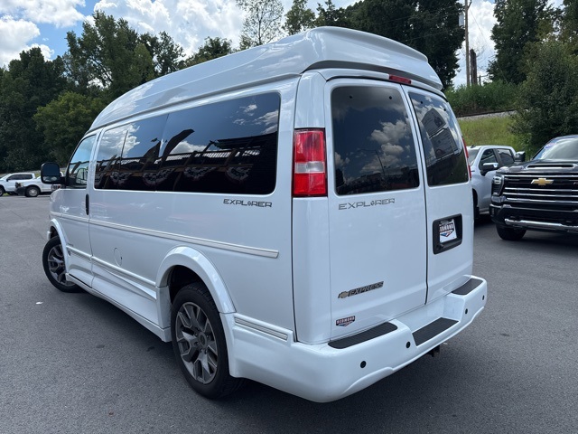 2022 Chevrolet Express Cargo Van 2500 photo 2