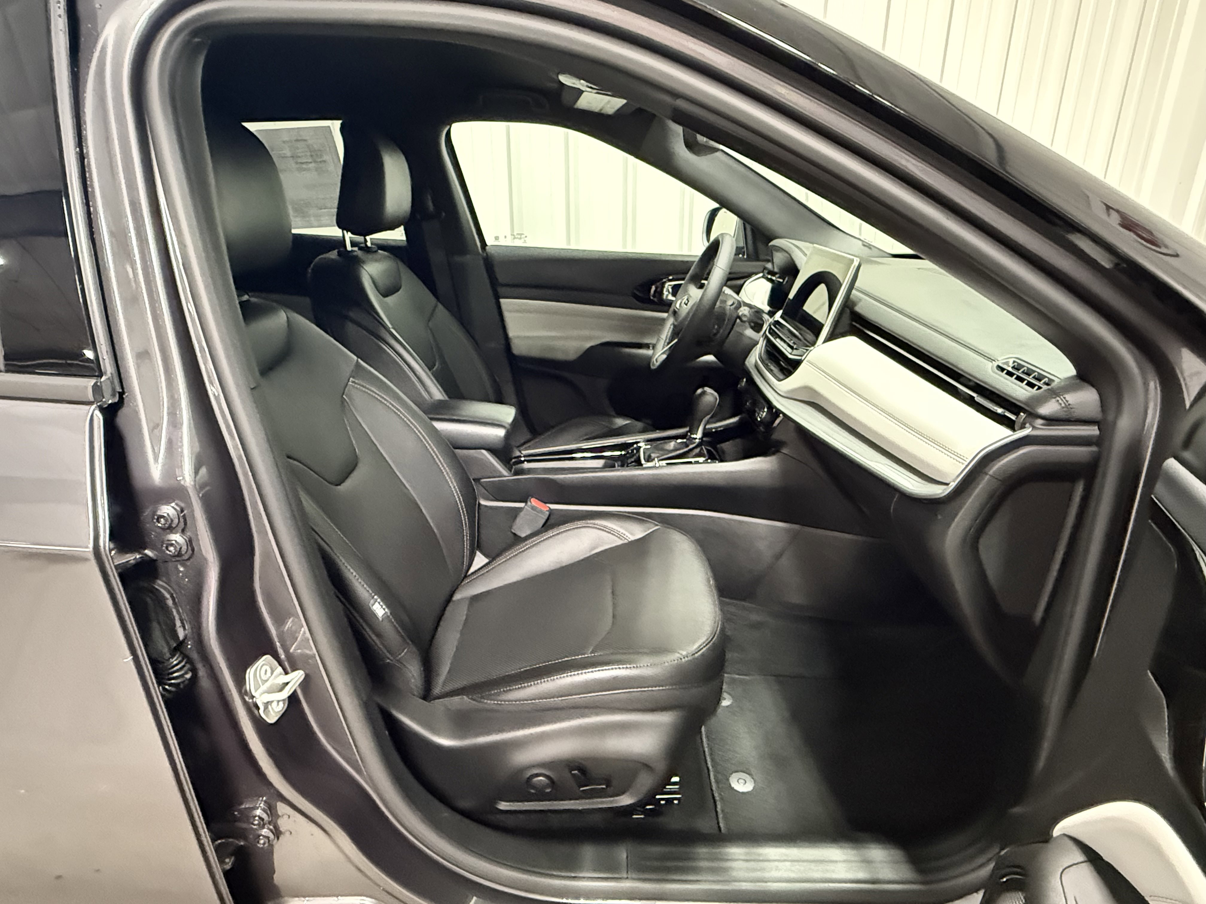 2024 Jeep Compass Limited photo 5