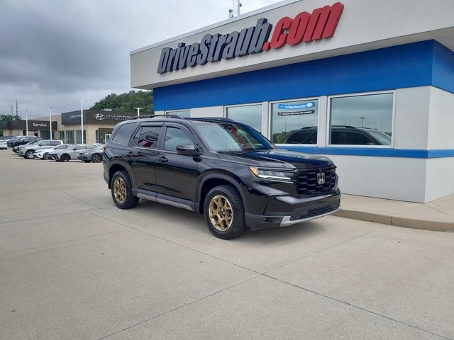 2024 Honda Pilot TrailSport photo 2