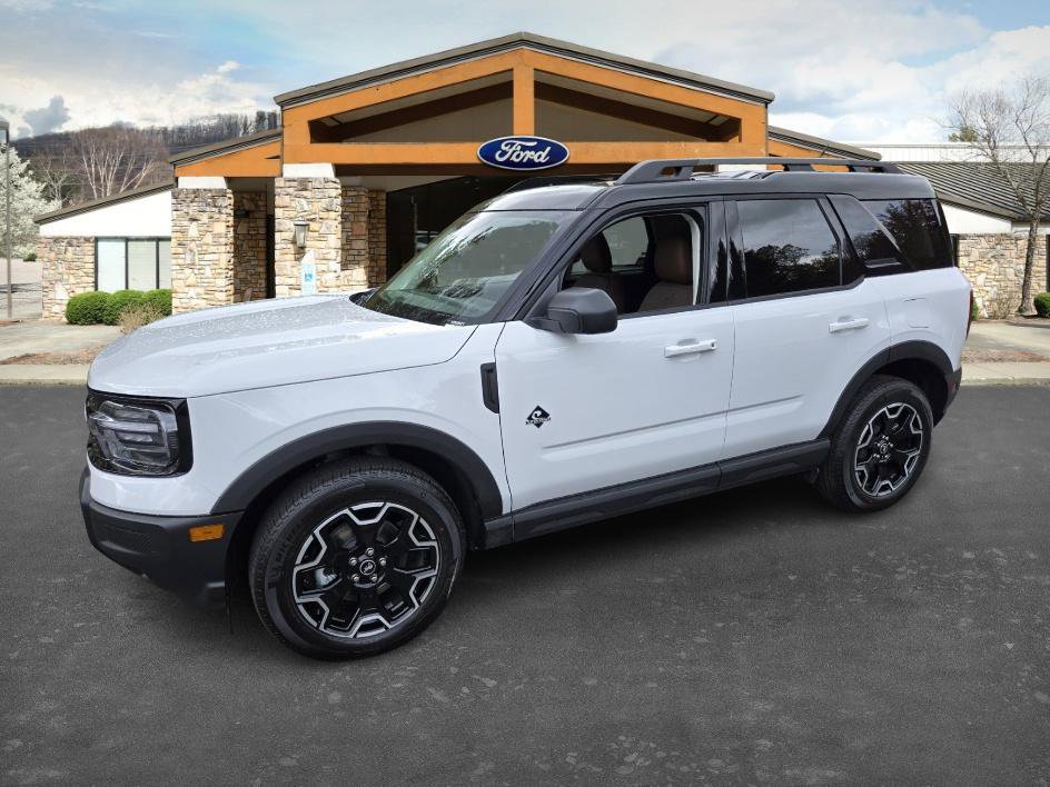 2025 Ford Bronco Sport Outer Banks's photo