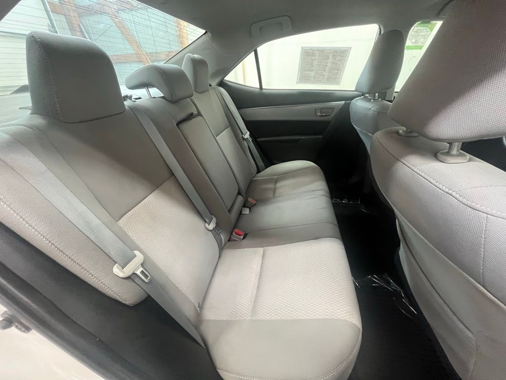 2015 Toyota Corolla LE photo 24