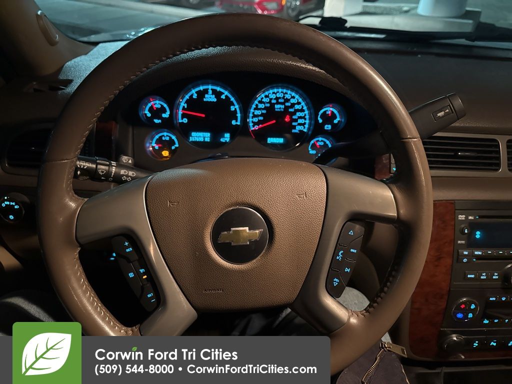 Used 2014 Chevrolet Suburban LT with VIN 1GNSCJE03ER212836 for sale in Pasco, WA