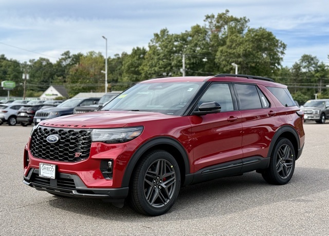 2025 Ford Explorer ST photo 8