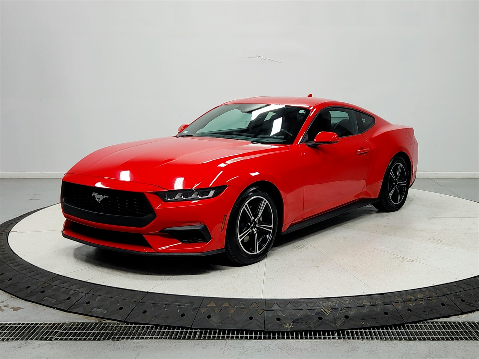 2024 Ford Mustang EcoBoost photo 3