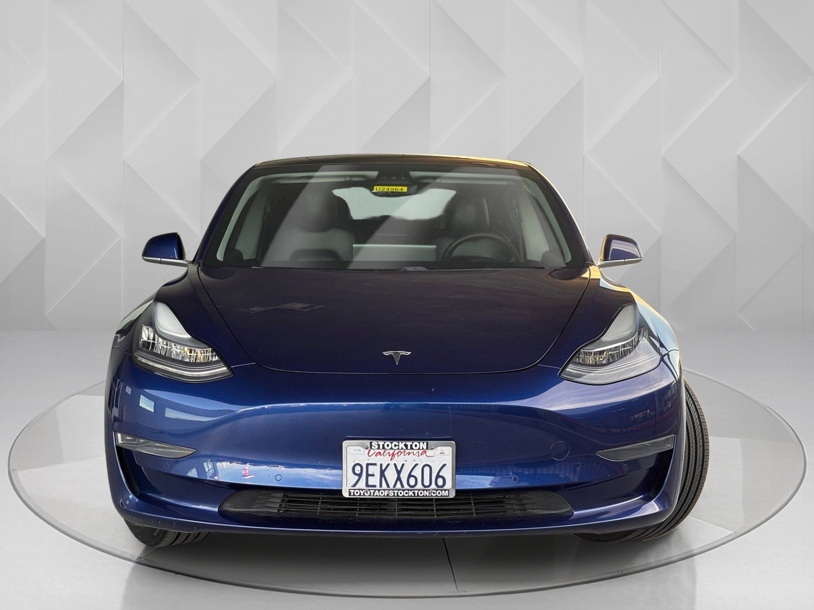 2020 Tesla Model 3 Standard Range Plus photo 3
