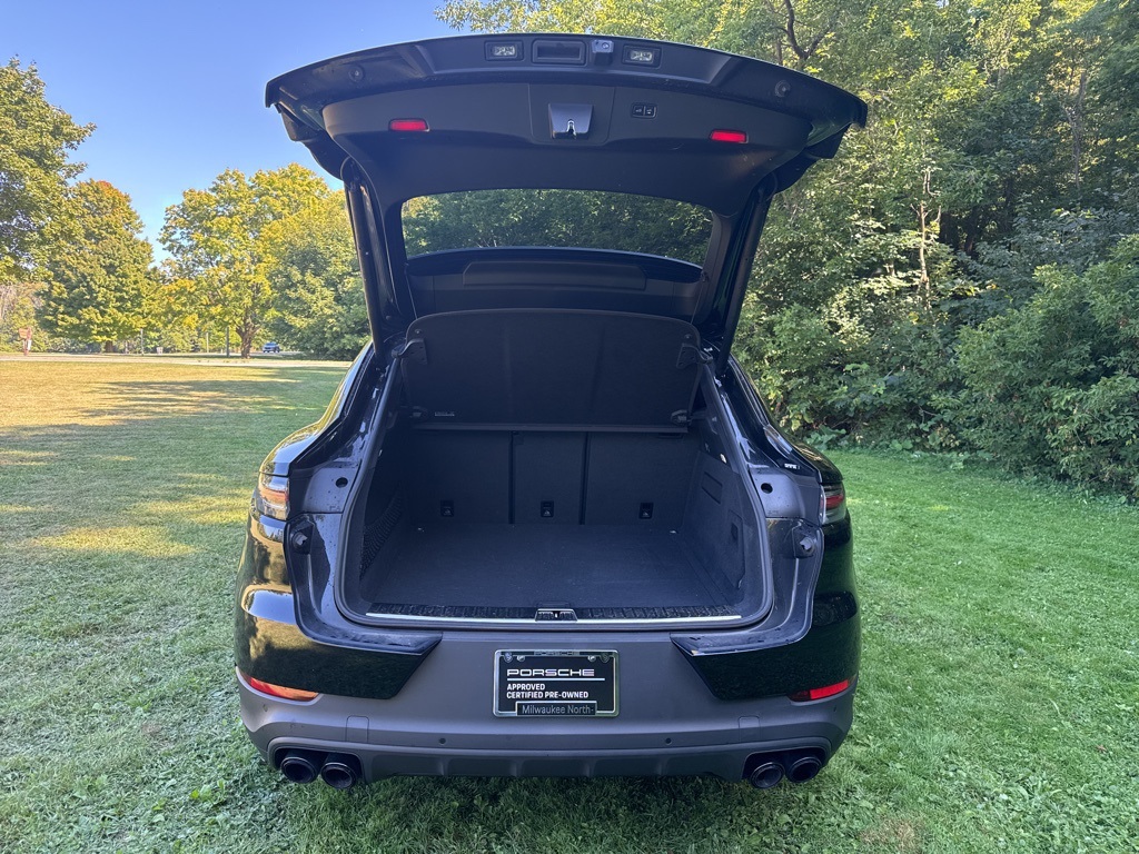 2023 Porsche Cayenne Coupe Platinum Edition photo 11