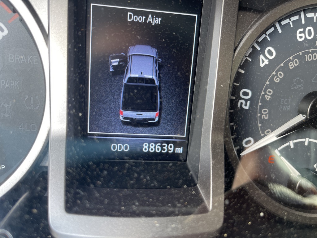 2017 Toyota Tacoma Limited photo 3