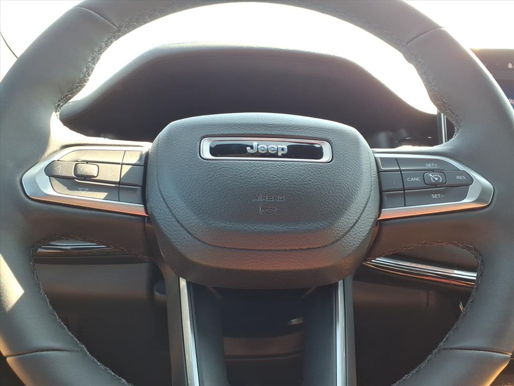 2026 Jeep Compass Latitude photo 16