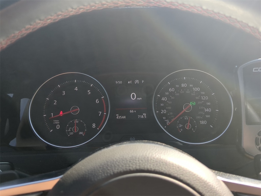 2019 Volkswagen Golf GTI SE photo 14