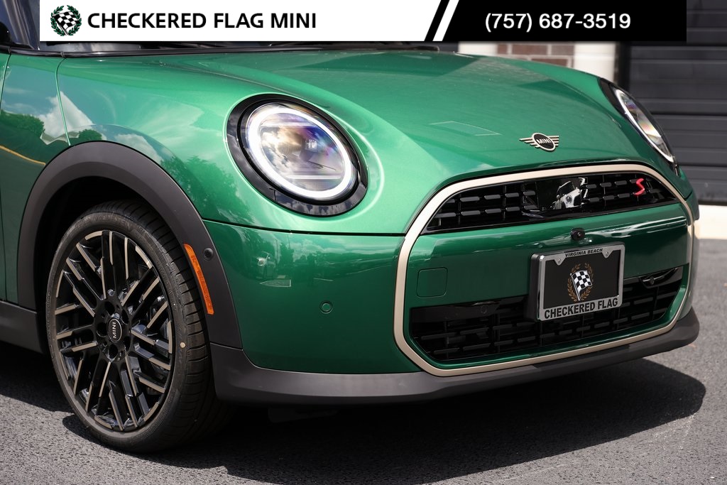 2025 Mini Cooper S Iconic photo 2