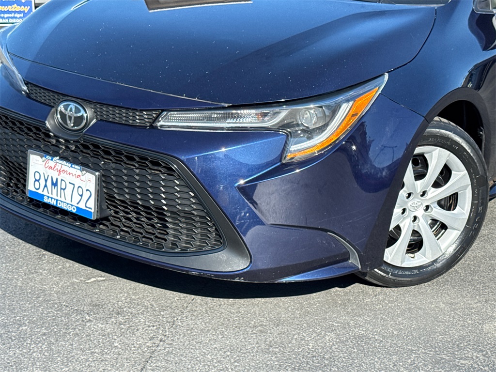 2022 Toyota Corolla LE photo 3