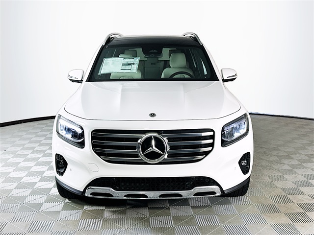 2026 Mercedes Benz GLB 250 4MATIC photo 2
