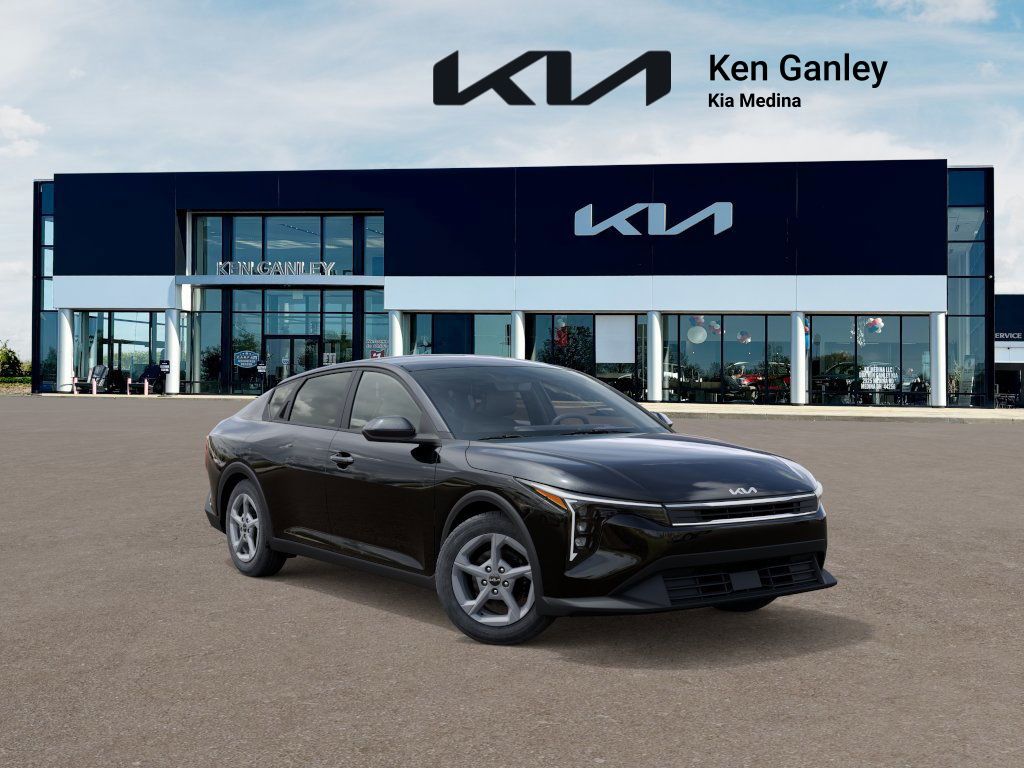 2025 Kia K4 LXS photo 8