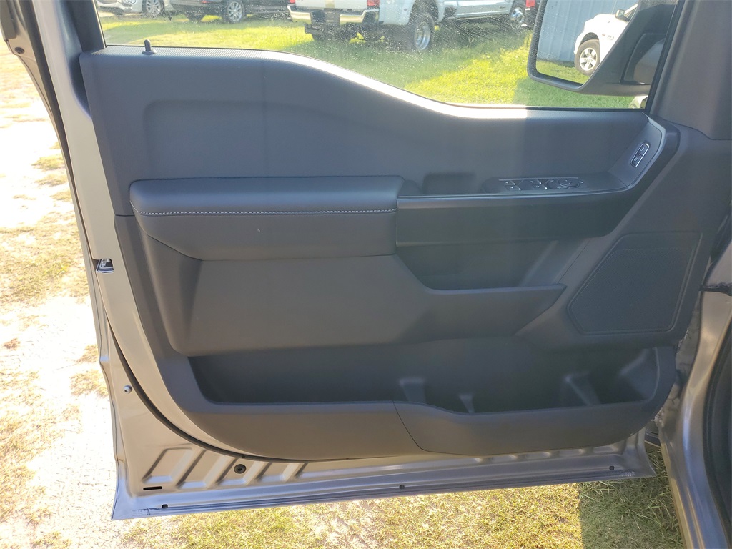 2025 Ford F-150 STX photo 5