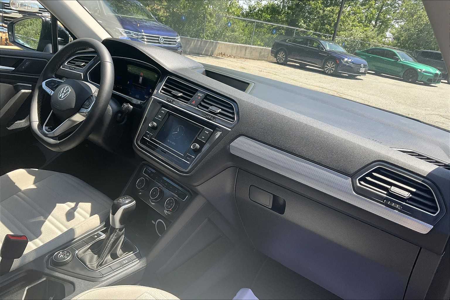 2024 Volkswagen Tiguan S photo 11