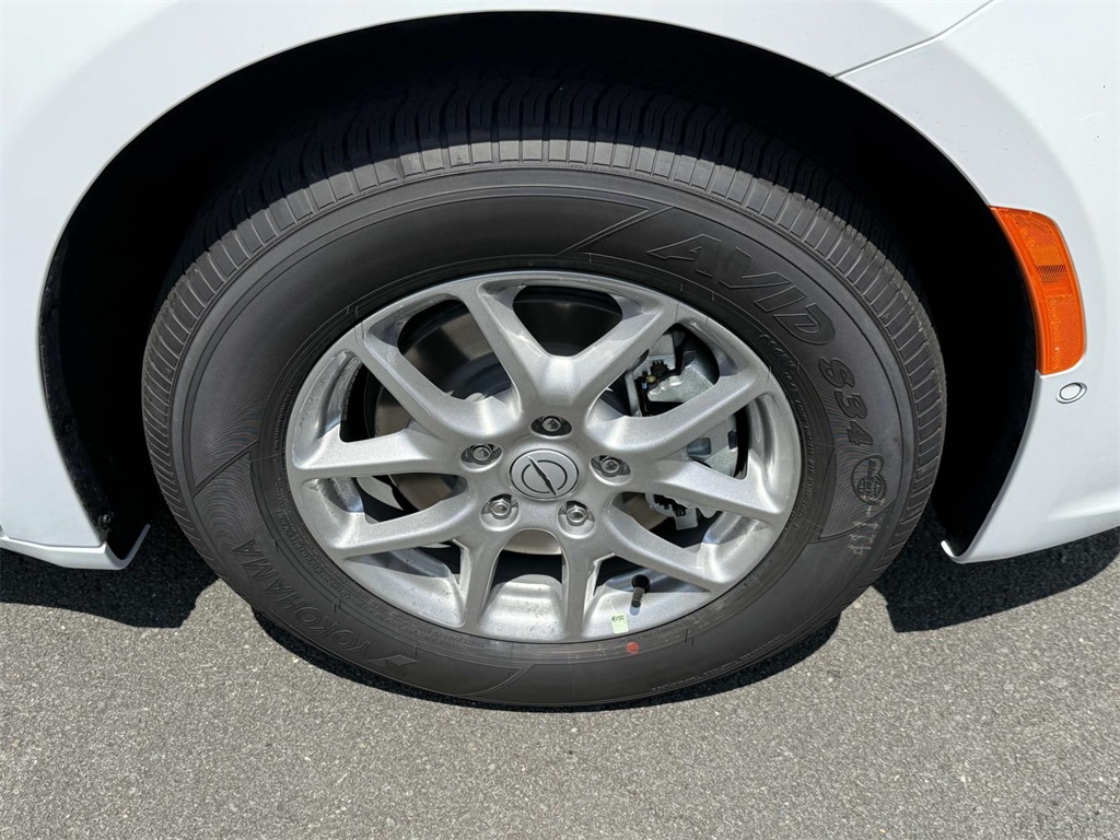 2025 Chrysler Pacifica photo 11
