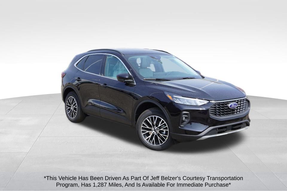 2025 Ford Escape PHEV's photo