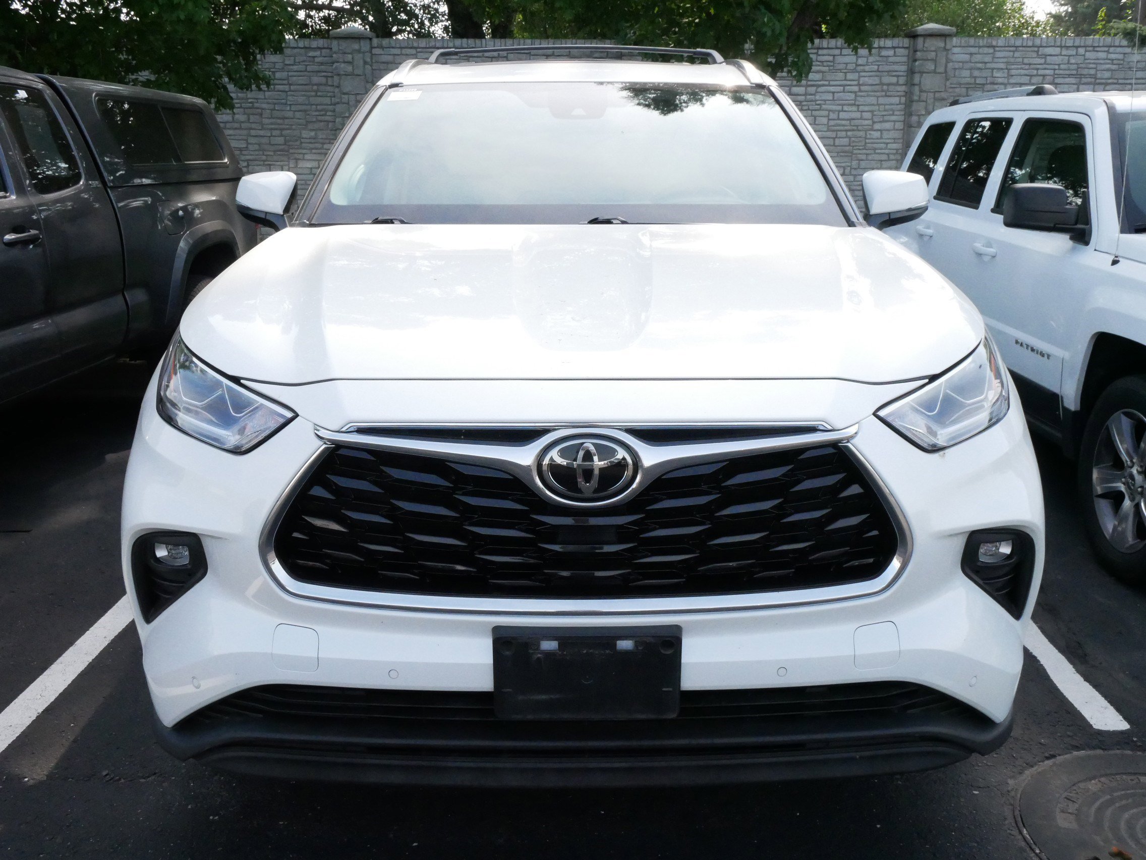 Certified 2021 Toyota Highlander Limited with VIN 5TDDZRBH2MS529175 for sale in Brooklyn Center, Minnesota