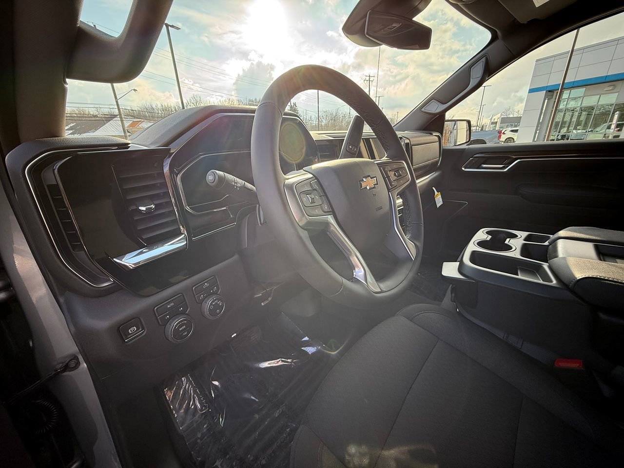 2025 Chevrolet Silverado 1500 LT photo 2