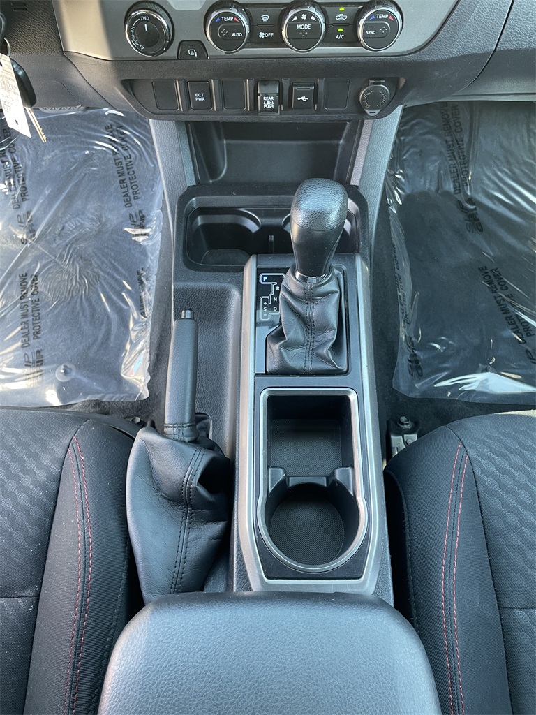 2022 Toyota Tacoma SR5 photo 18