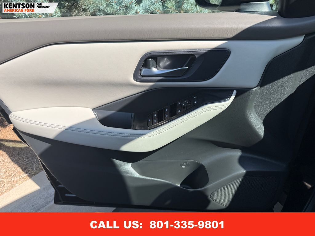 2024 Nissan Rogue SV photo 20