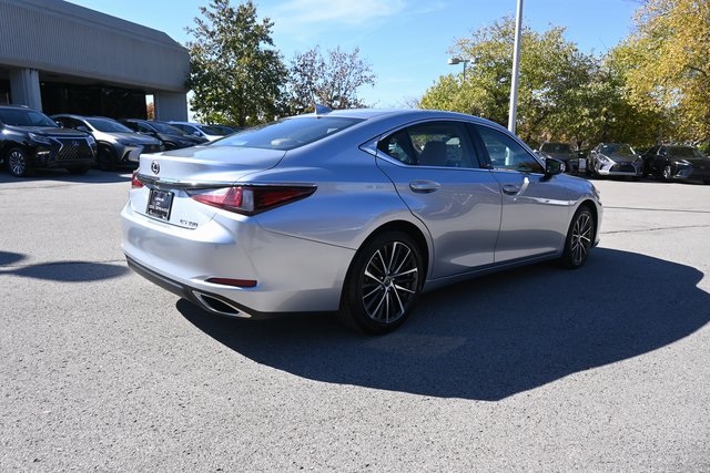 2023 Lexus ES 350 photo 3