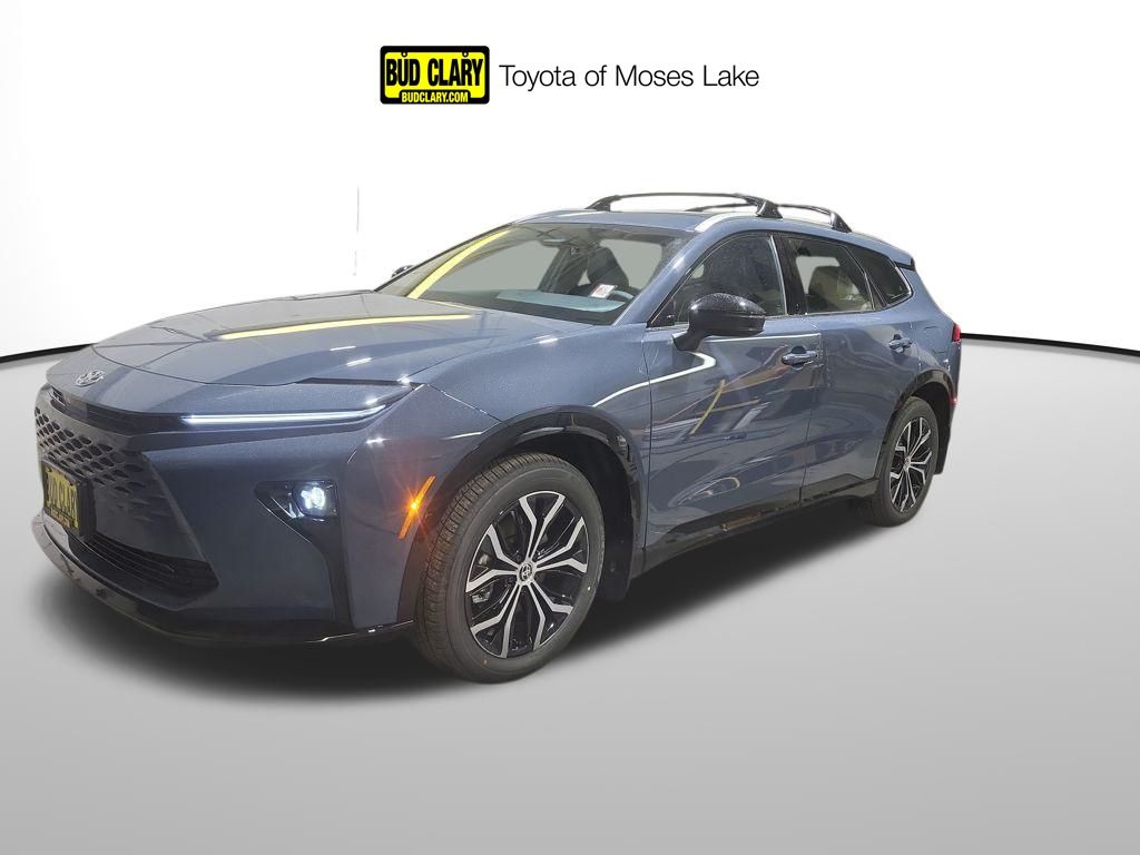 2025 Toyota Crown Signia XLE's photo