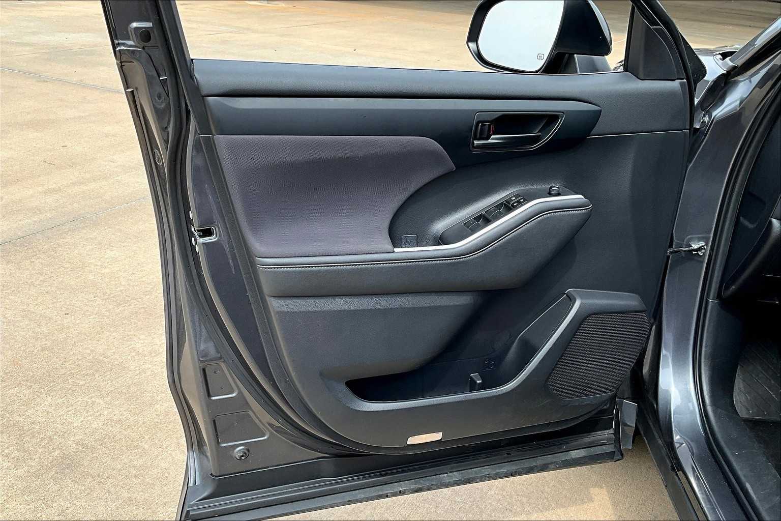 2023 Toyota Highlander L photo 64