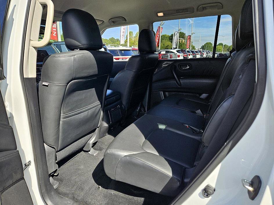 2023 Nissan Armada SV photo 5