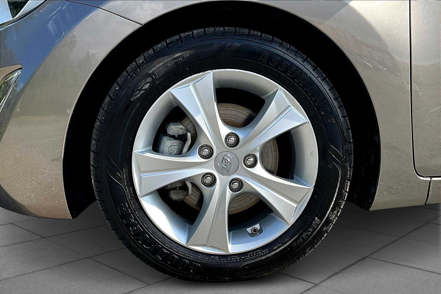 2016 Hyundai Elantra Value Edition photo 10