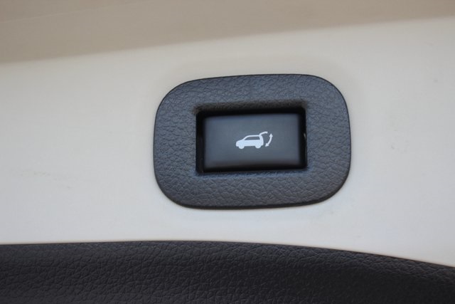 2019 Nissan Rogue SV photo 22
