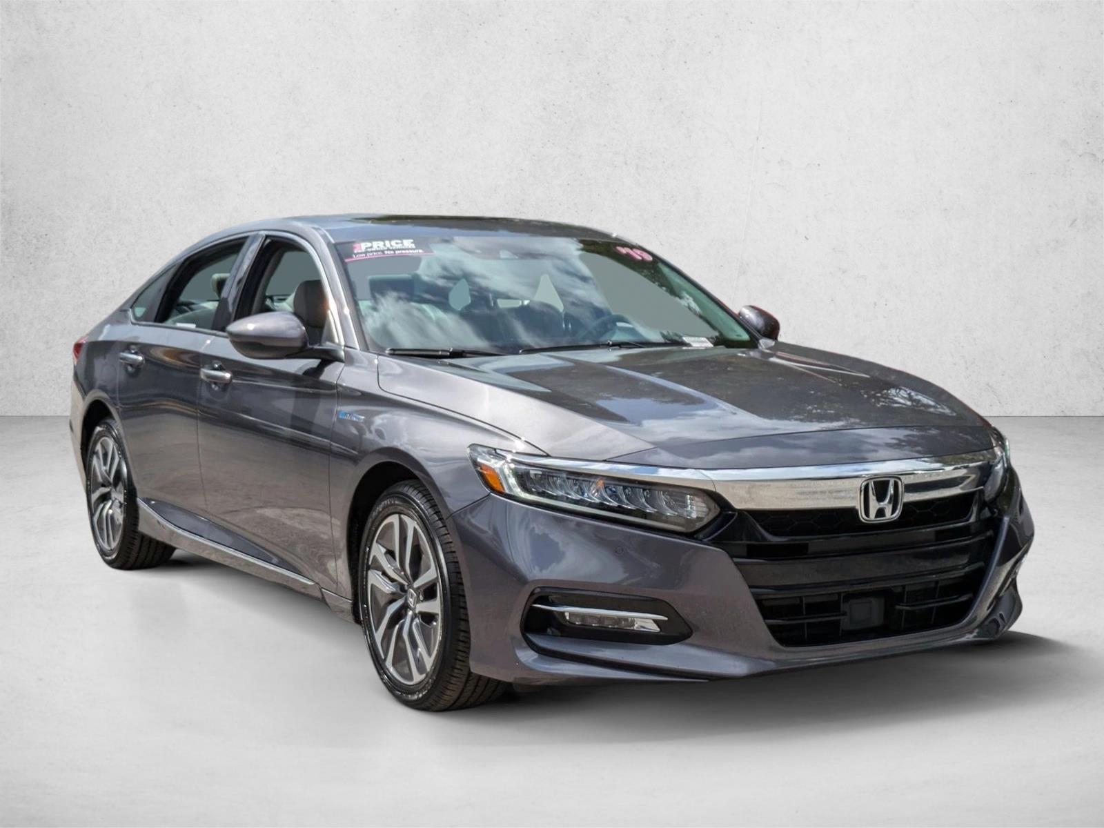 2019 Honda Accord Hybrid Touring photo 3