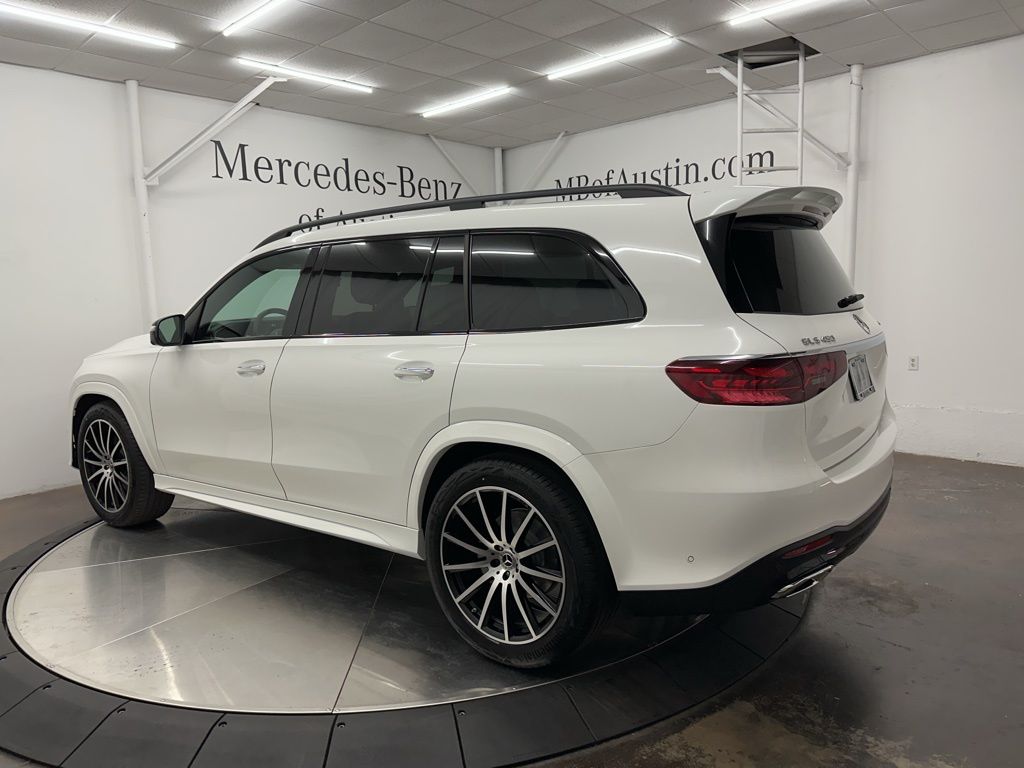2026 Mercedes Benz GLS 450 4MATIC photo 2
