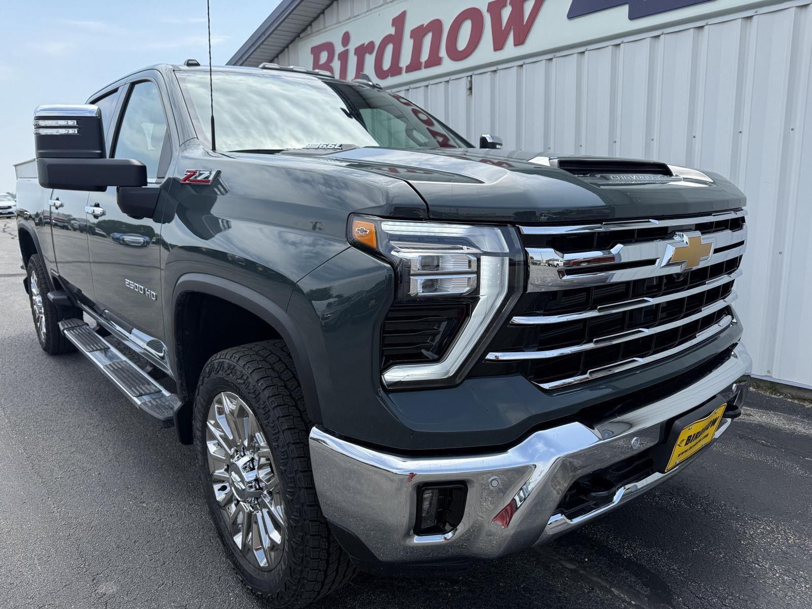 2025 Chevrolet Silverado 2500HD LTZ photo 2