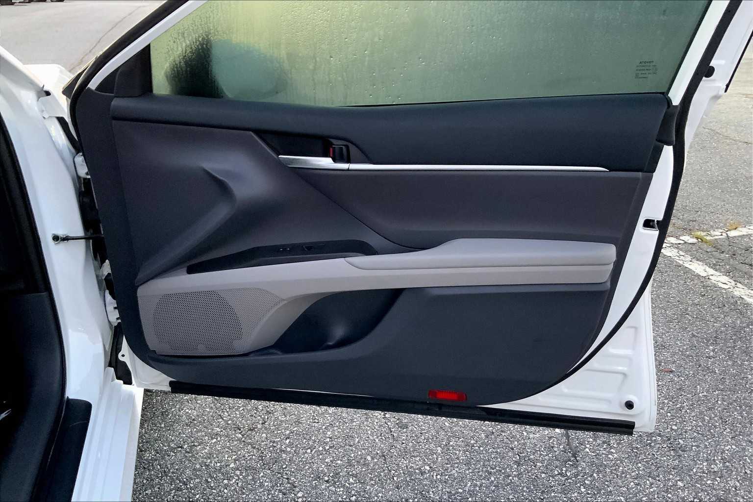 2023 Toyota Camry LE photo 21