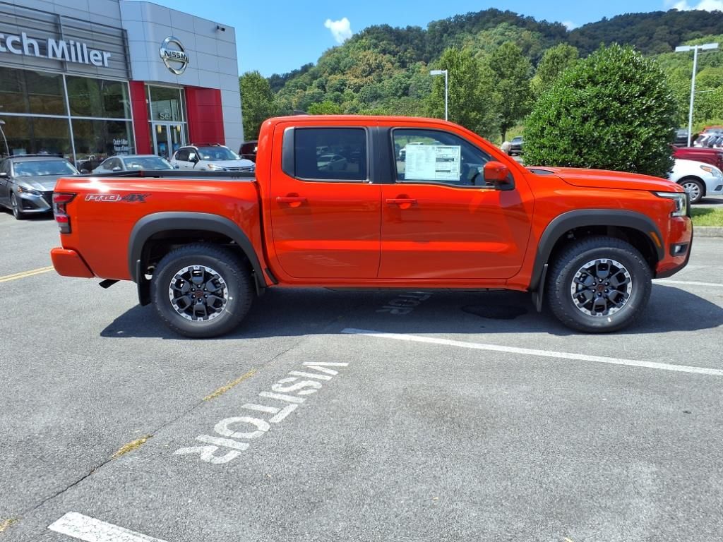 2025 Nissan Frontier PRO-4X photo 2