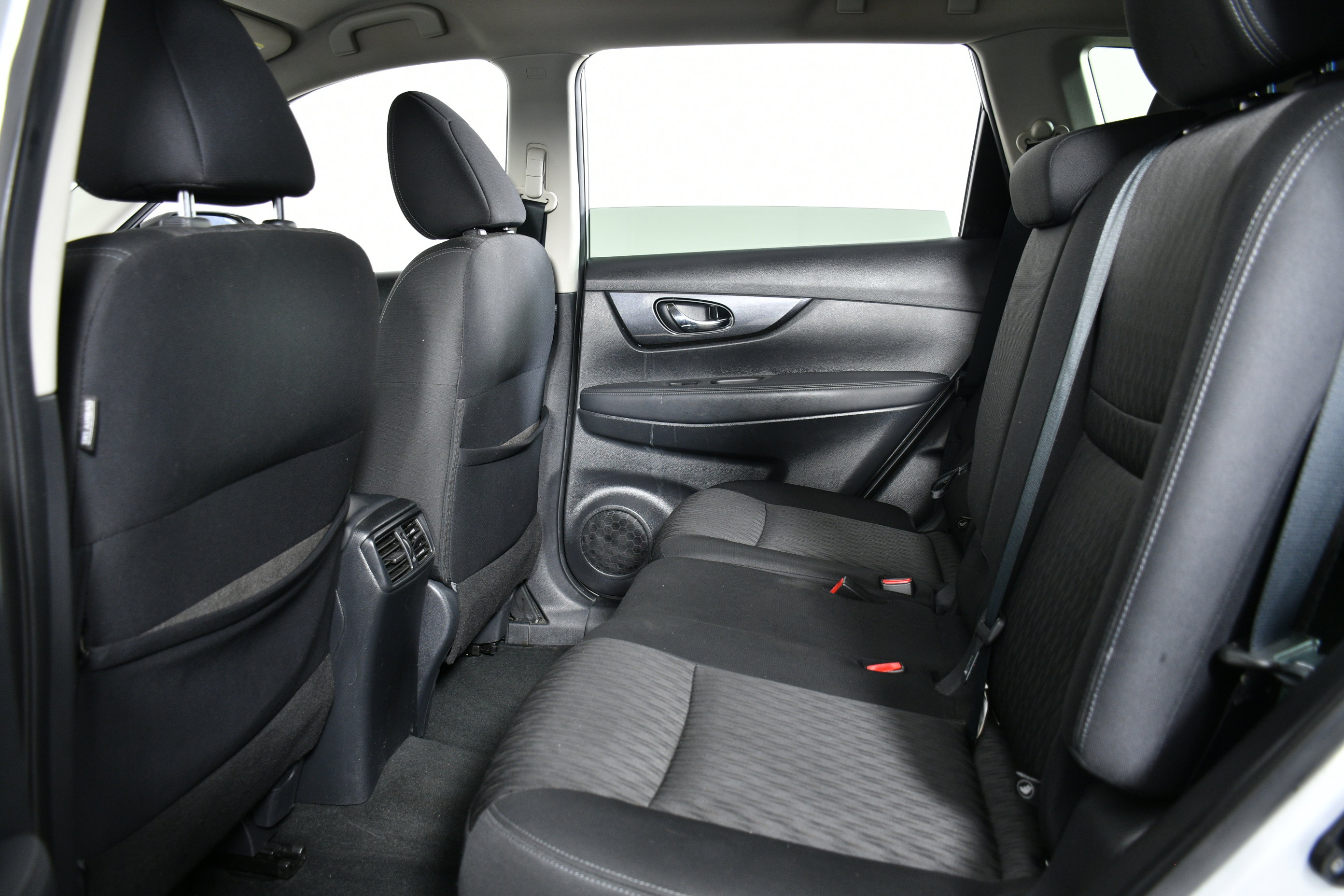 2020 Nissan Rogue SV photo 19