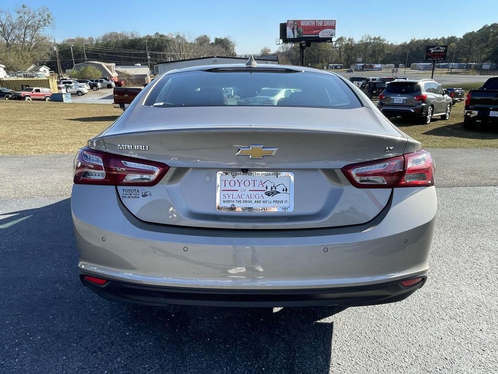 2024 Chevrolet Malibu Premier 2LT photo 3