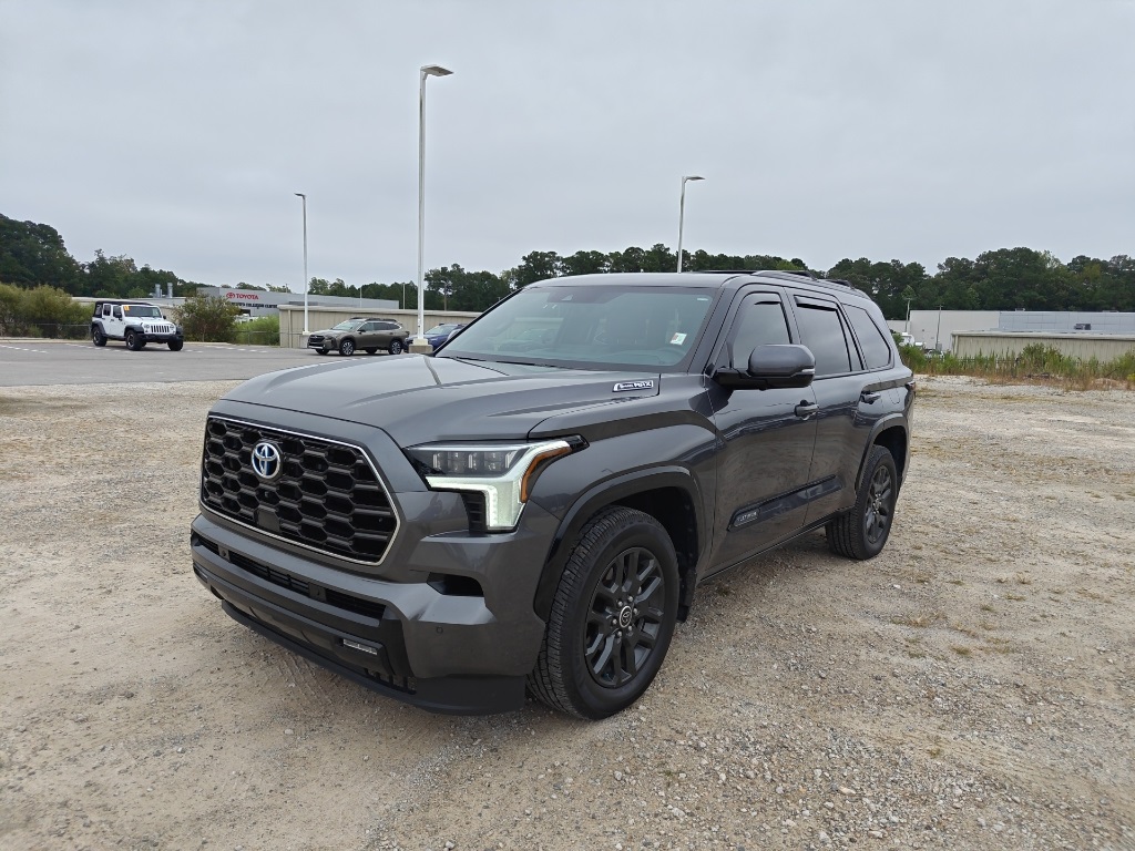 2023 Toyota Sequoia Platinum photo 2