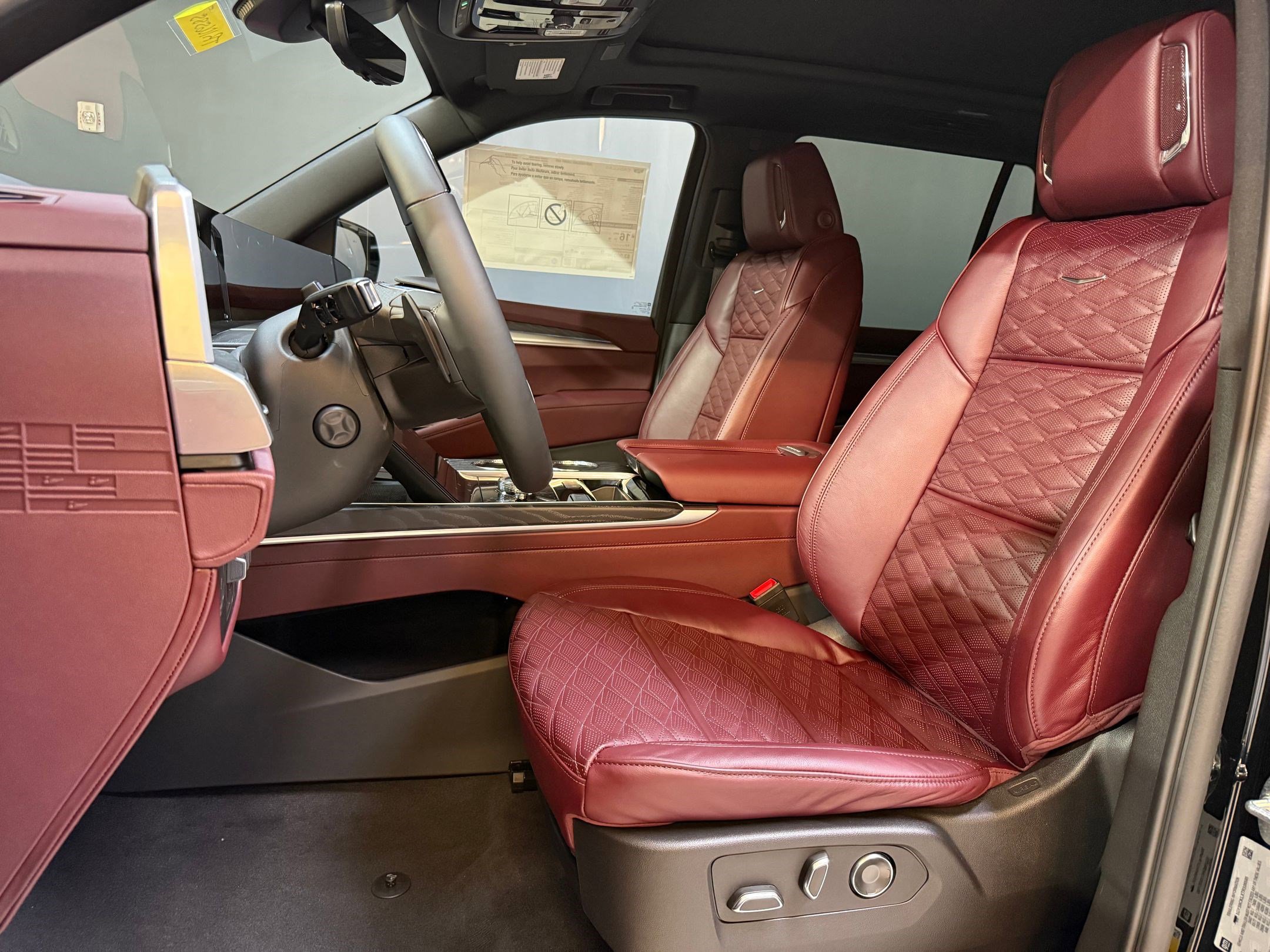 2026 Cadillac Escalade Luxury photo 4